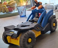 Fisher-Price Imaginext DC Super Friends Batman Rally Car.