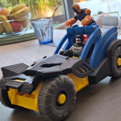 Fisher-Price Imaginext DC Super Friends Batman Rally Car.