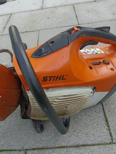 Stihl TS - 410 consaw with 12" inch diamond disc in excellent working condition, which starts half pull. Just had a full service.