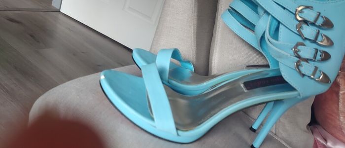 Sandals new reduced due to small damage size EU 40