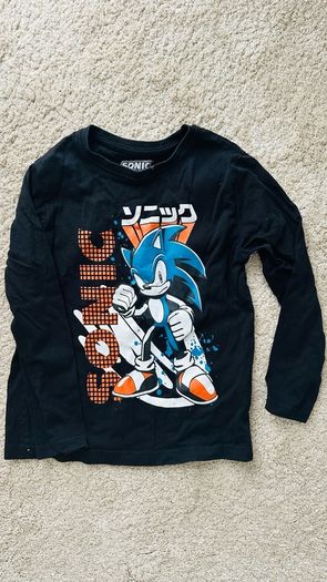 Kids clothes for 5-7 years.