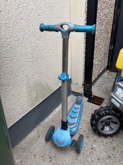 3 wheels scooter