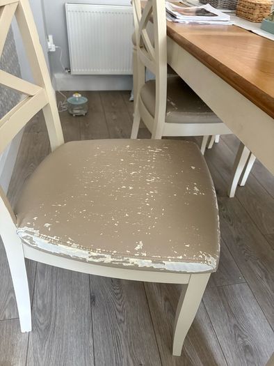 Extendable dining table with 6 chairs from hanley's