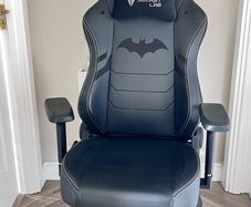 secretlab TITANDark knight edition