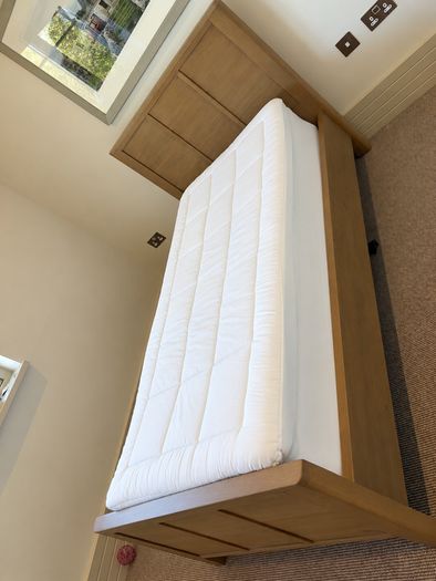 Quality 3ft Oak Single Bed + Mattress + Topper + Duvet | Cost 780 > 450