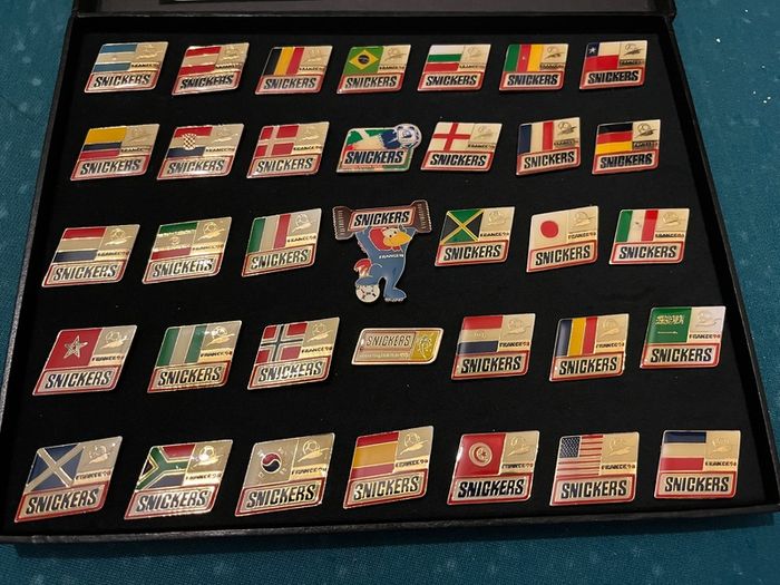 Limited Edition Commemorative Pin Collection 1998 World Cup