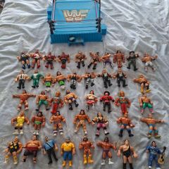 Wwf Wwe Hasbro 42 Figures Plus Ring