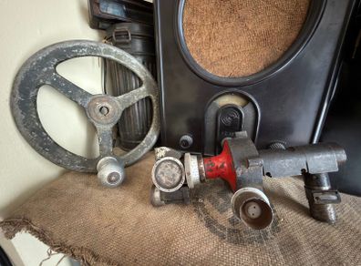 Ww2 artillery sight flak 88 and traversing crank for the German flak