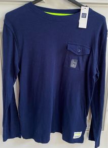GAP navy long sleeved top