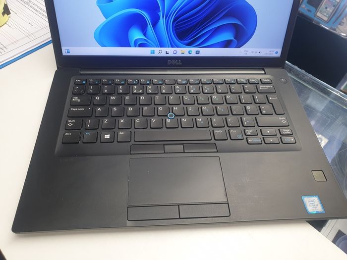 Dell Latitude 7480 14" Laptop Core i7-7600U 2.80GHz 16GB DDR4 512GB SSD Win11 Pro