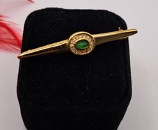Christian dior oval pin