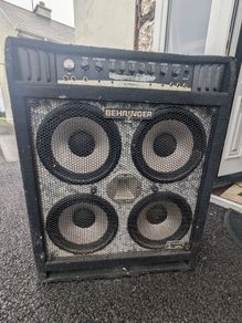 450-Watt Behringer Bass amp - Ultrabass BX4410A