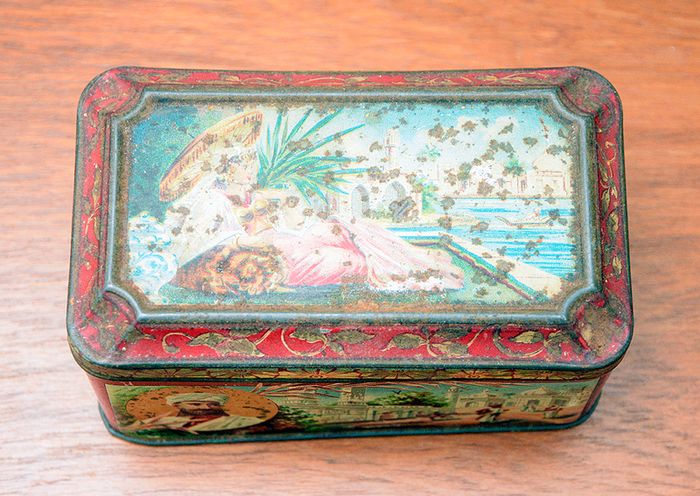 Vintage Tin Tea Box 'Arabian / Turkish Scene'