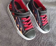 heelys