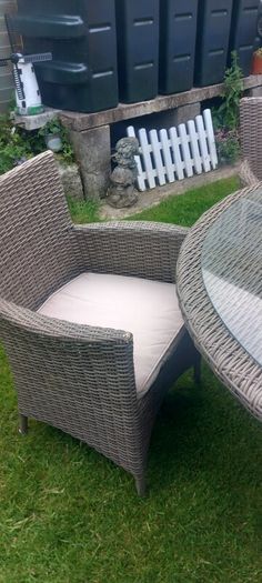 Garden table and 5 chairs