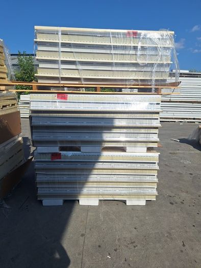 Insulated Roof Cladding 90mm thick 1800mm x 1000mm Panels in Vanilla/ Cream Colour