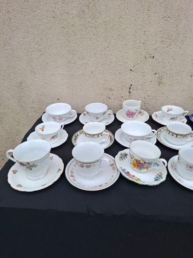 20 china tea cups and saucers postage possible
