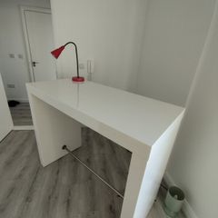 Bar or Breakfast dining table in excellent condition,white ! Dimensions 1,30 m length and 105 cm height