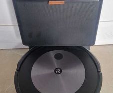 iRobot Roomba j7+