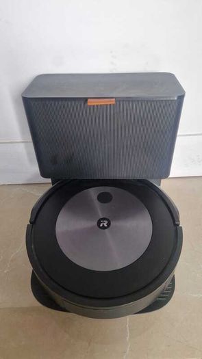 iRobot Roomba j7+