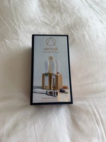 New Artesa Cheese Knife Set