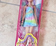 Barbie Doll 2021 Fashionistas Purple Hair Prism 190 HBV22 (Asst FBR37) Mattel