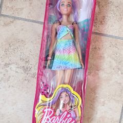 Barbie Doll 2021 Fashionistas Purple Hair Prism 190 HBV22 (Asst FBR37) Mattel