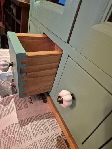 Wall or counter top cabinet