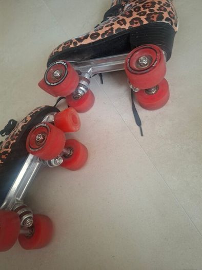 Skates