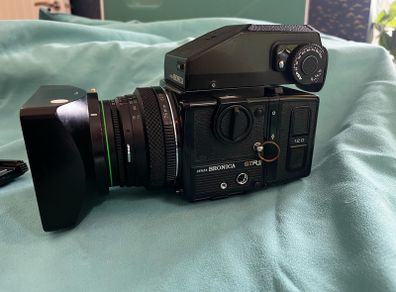 bronica etrsi medium format camera, lens, viewfinder and grip