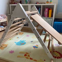 Pikler style climbing triangle