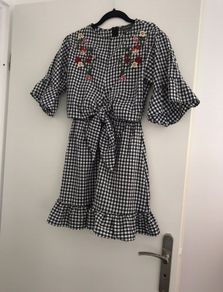 Gingham dress with floral embroidery detail
