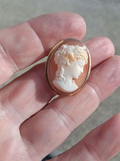 Vintage 14k Gold Cameo Brooch(5 grams)