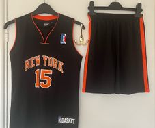 New York basketball kit Age 10