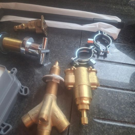 Plumbing shower fittings
