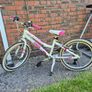 20-inch girls bike Image 8