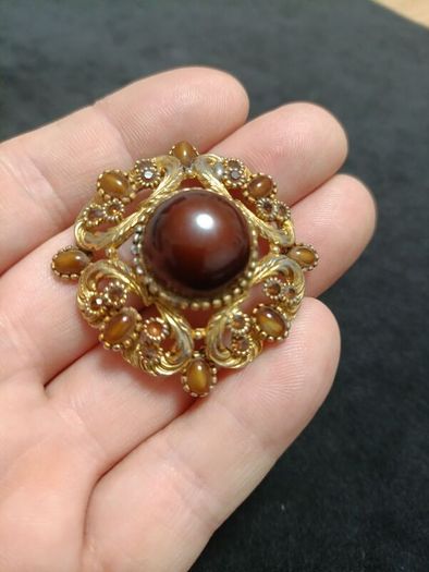 SPHINX Vintage Large Rhombus Openwork Brooch Gold plated with Agate Glass Cabochons Signed Numbered