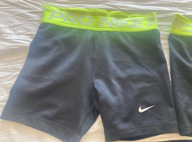 Black Nike pro girls shorts