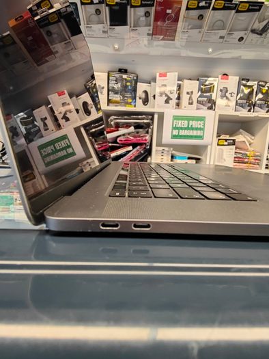 2019 Apple MacBook Pro 16" A2141 2.6GHz 6core i7 16GB 500GB Sequoia 15.3.1 (Battery Cycle: 645)