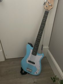 Bass guitar