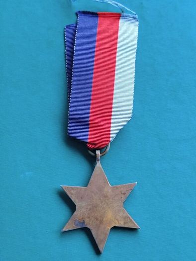 WWII 1939-1945 Star Medal - Original Ribbon - Great Condition