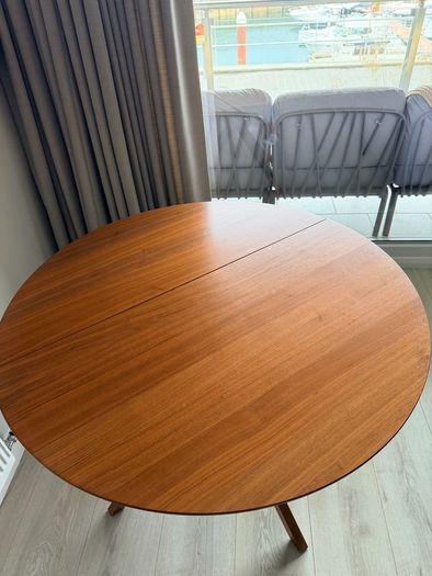 BoConcept Walnut Drop Leaf Dining Table - 1.1m Diameter