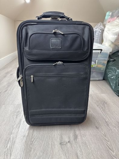 suit case