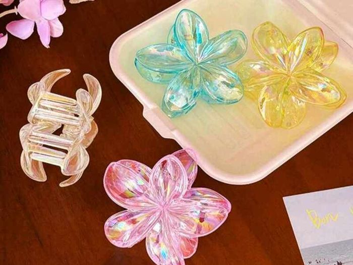 Flower clips