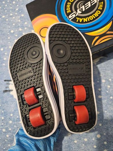 heelys
