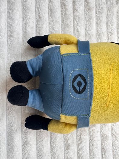 Despicable Me 2 Looking Left  Minion Stuart approx. 30 cm. Used Please see photos