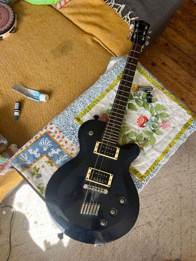 Yamaha AES 620 (Royal Blue). High-End Specs. Good price due to needing cleanup and strings.