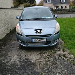 Automatic Peugeot 7 seats