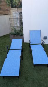 Sun loungers (2x)