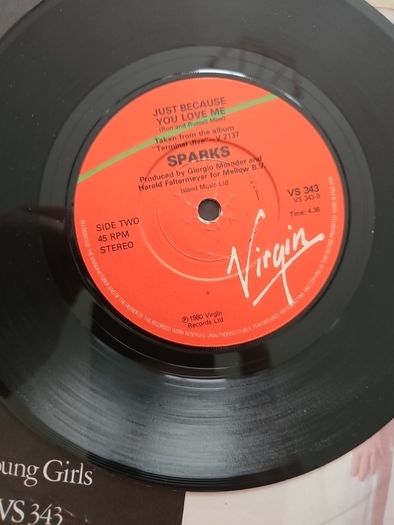Sparks 7" - Young Girls